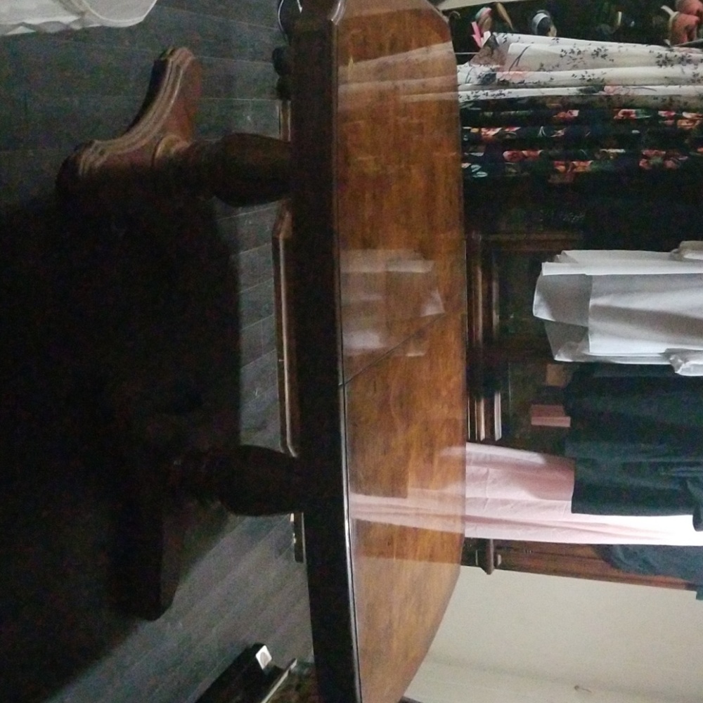 Antique special chesnut solid wood table